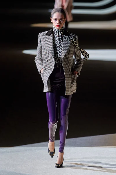 Look 13